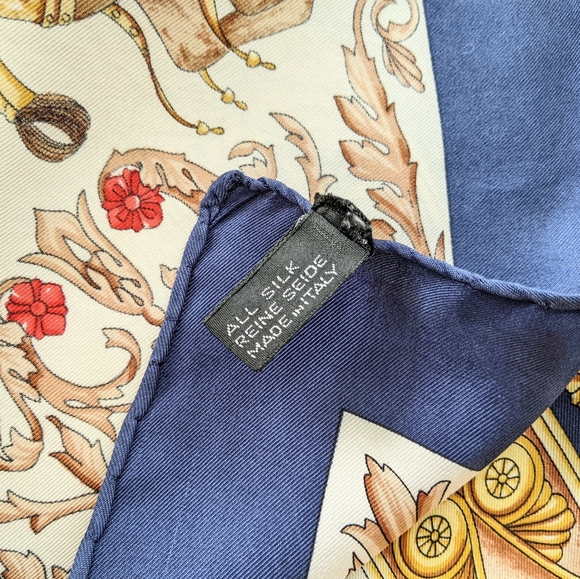 Celine scarf - Picture 8 of 9